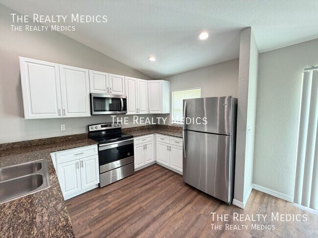 Building Photo - 4781 SW 166th Ln