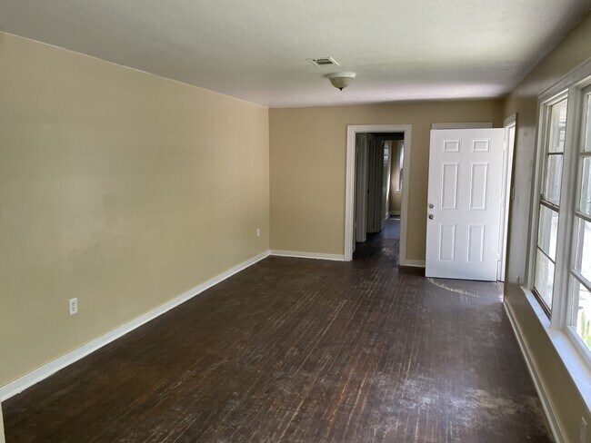 Foto del edificio - 210 Wildwood Terrace