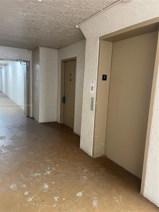 Foto del edificio - 15231 SW 80th St