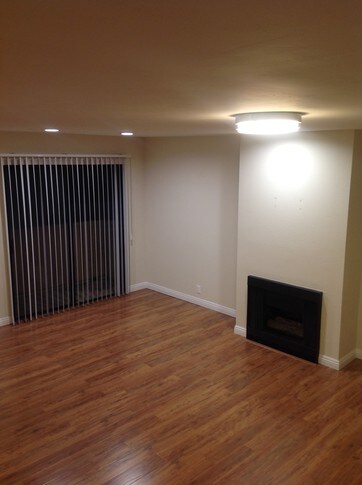 Foto del edificio - 1340 N Curson Ave