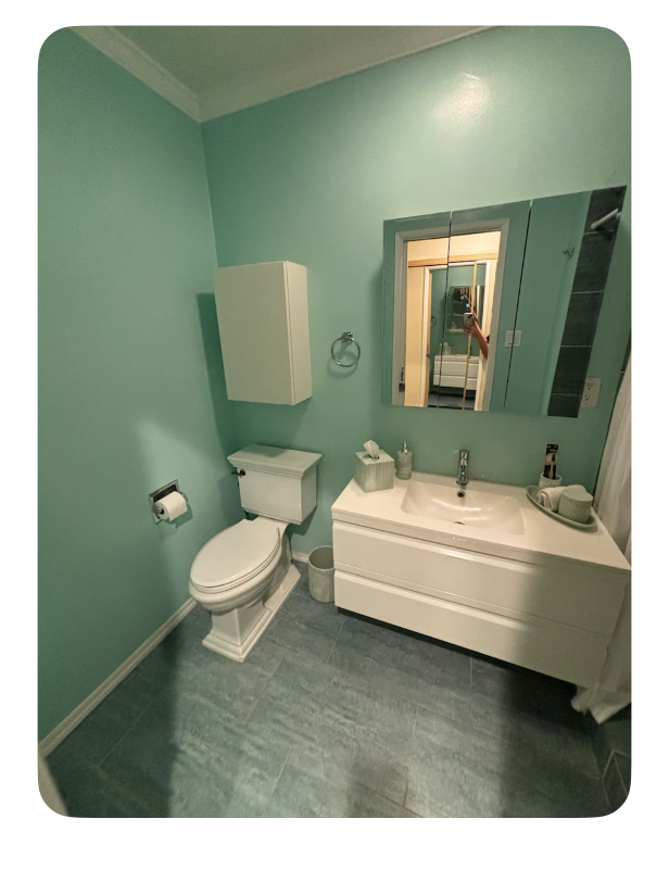 Building Photo - 248 S Doheny Dr