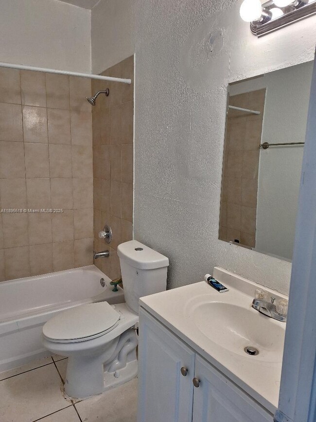 Building Photo - 28412 SW 141st Pl