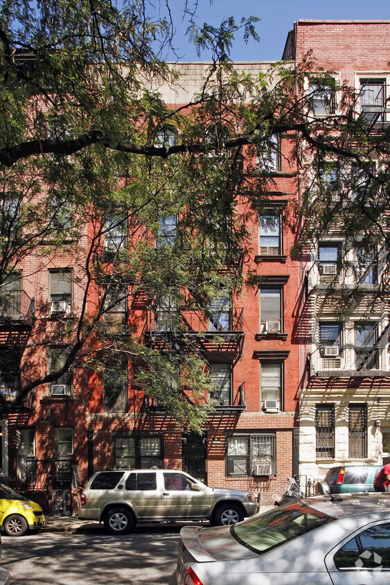 Building Photo - 439 W 48th St