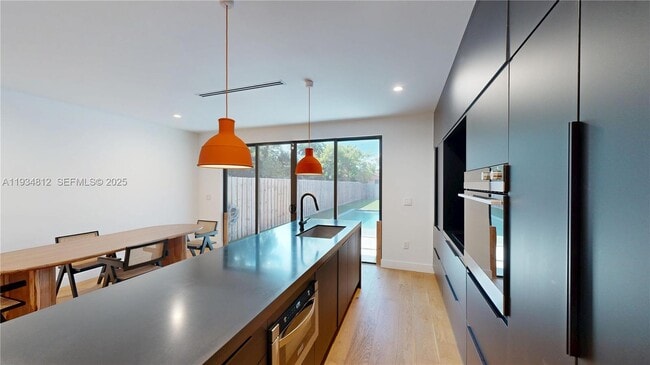 Foto del edificio - 353 NW 50th St