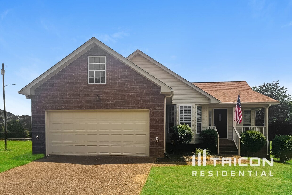 Foto principal - 3101 Chateau Valley Dr