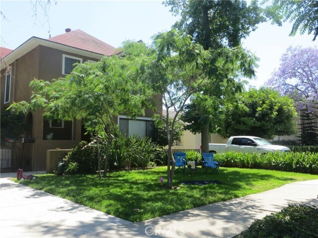 Building Photo - 423 Magnolia St