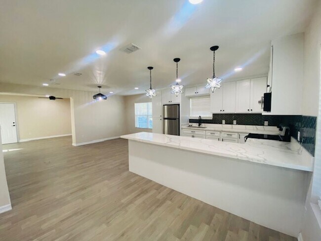 Foto del edificio - 521 Vine Ave