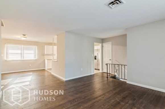 Foto del edificio - NOW AVAILABLE! - 710 Charles Rd, Lopatcong...