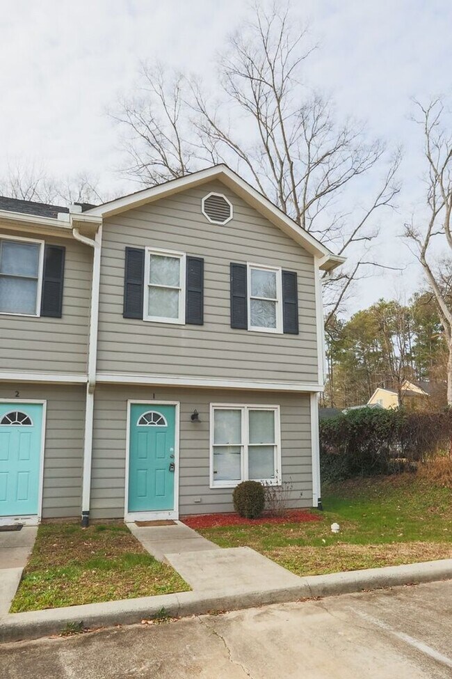 Photo - 2230 Summit St Apartment