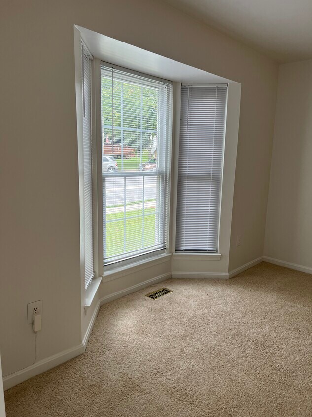 Building Photo - 1103 Doe Meadow Rd