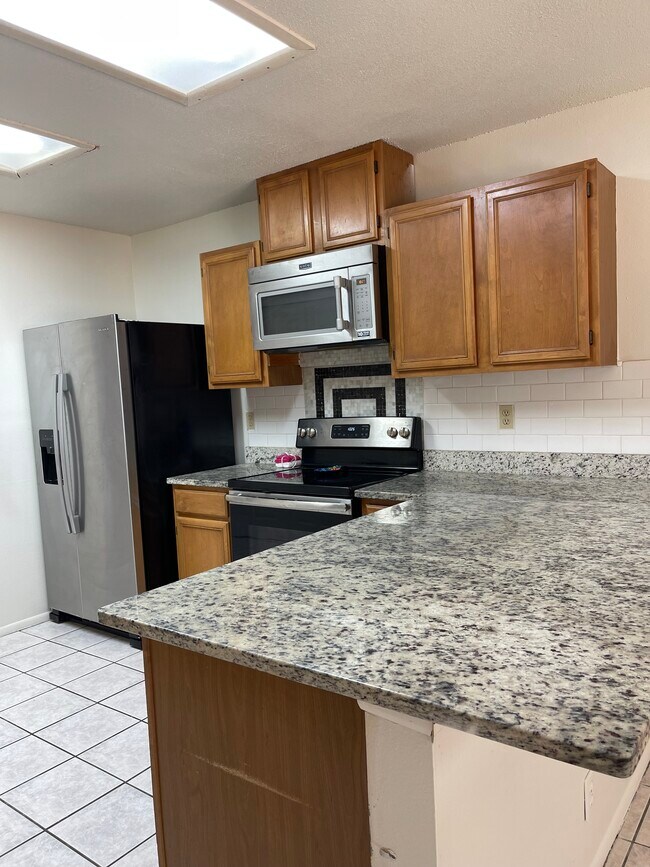 Building Photo - 7662 Aspen Park Dr