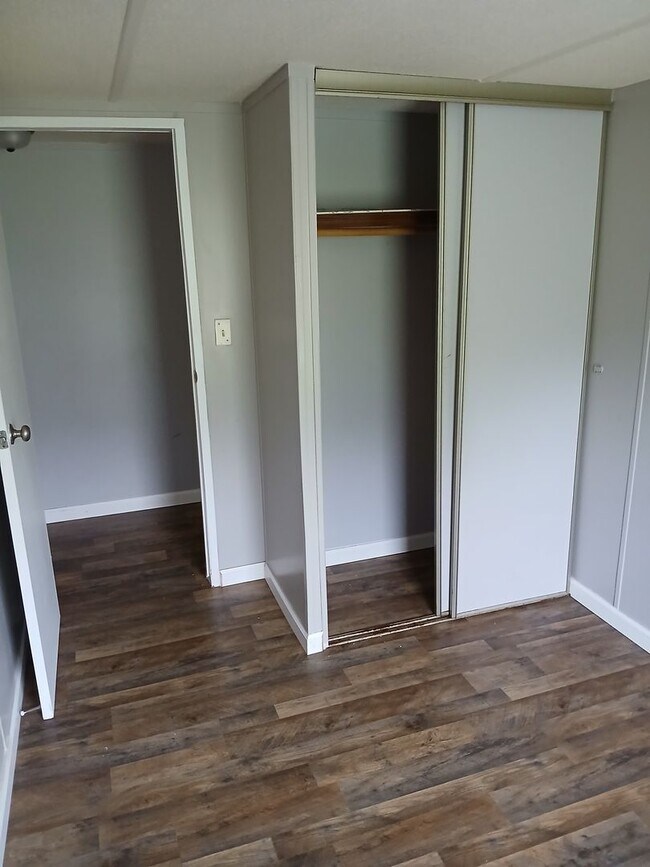Foto del edificio - 223 Flat Creek Ln