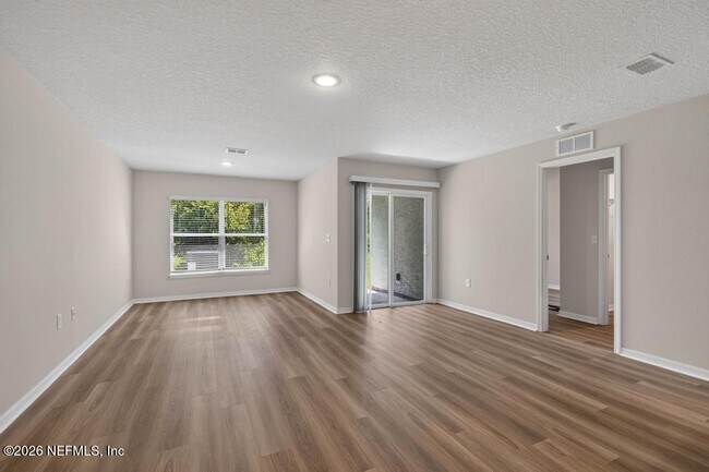 Foto del edificio - 129 Wellwood Ln
