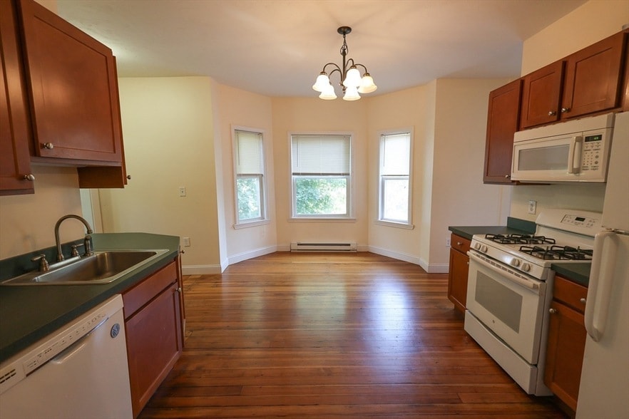Photo - 72 Grampian Way Unit 2