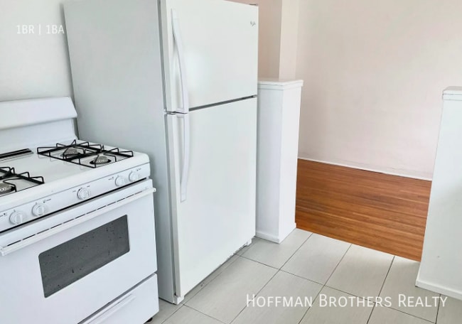 Building Photo - 2220 Ocean Park Blvd