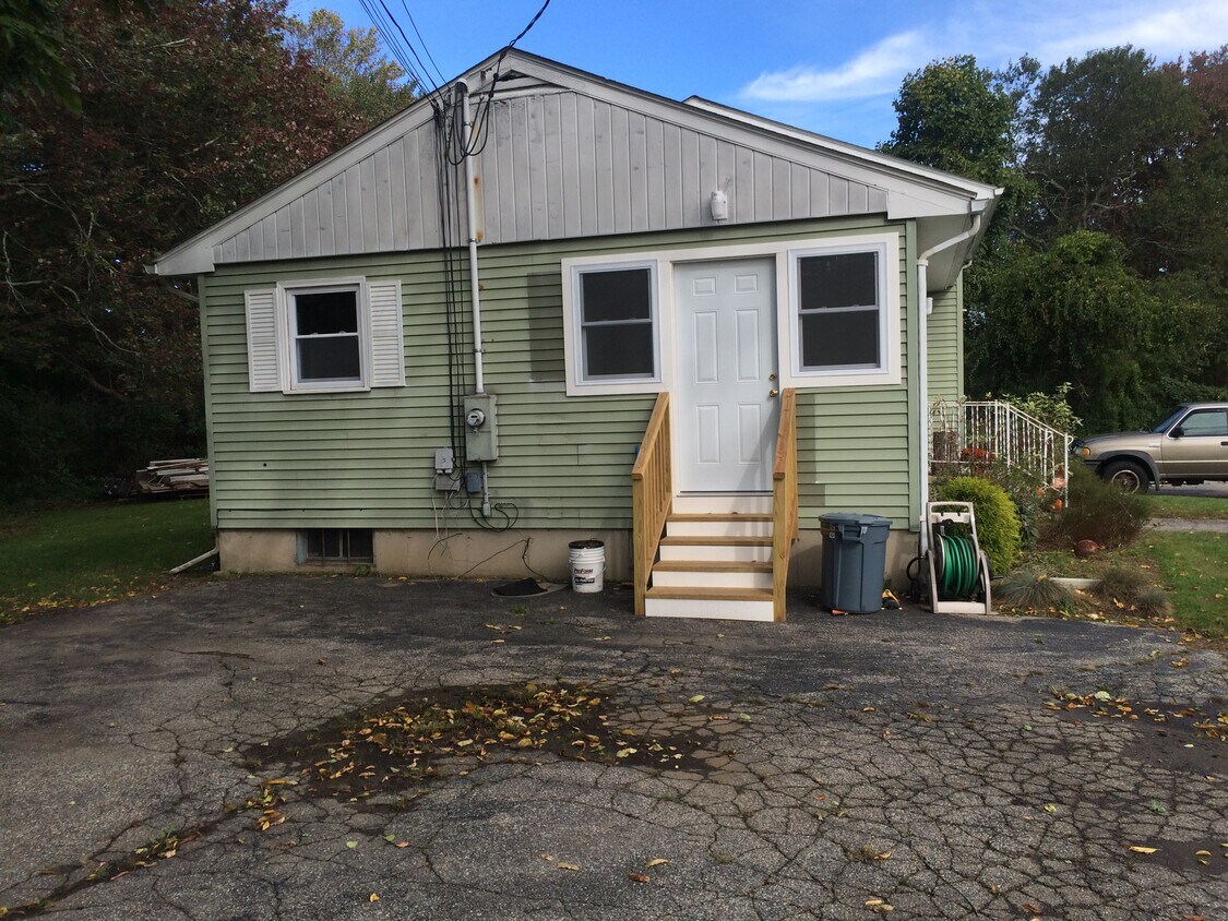 1856 Boston Post Rd Unit 2, Westbrook, CT 06498 Apartments in