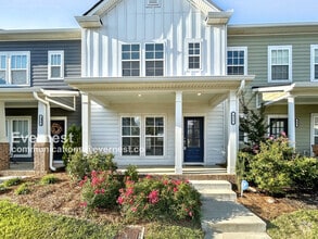 Building Photo - 821 Goswell Dr