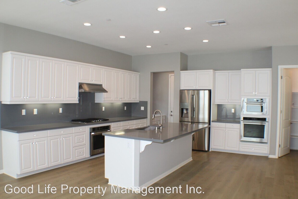 Foto principal - 4 br, 3.5 bath House - 6749 Kenmar Way