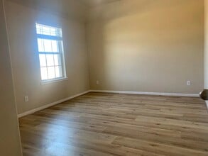 Building Photo - 20735 Pine Rain Ct
