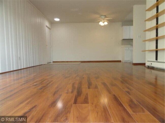 Foto del edificio - 7000 Sandell Ave