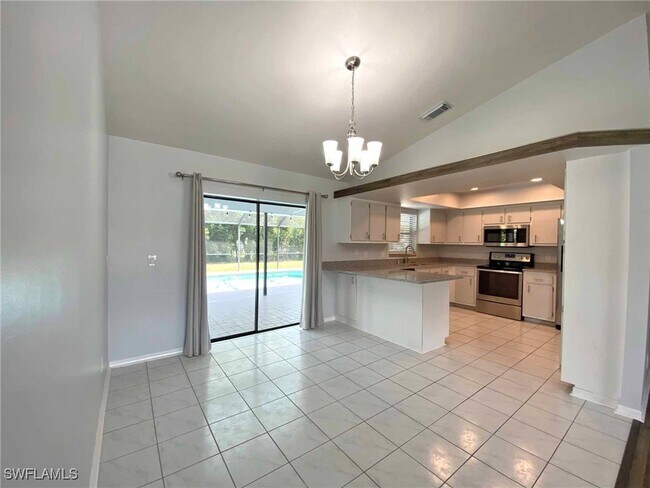 Foto del edificio - 3745 SW 1st Pl