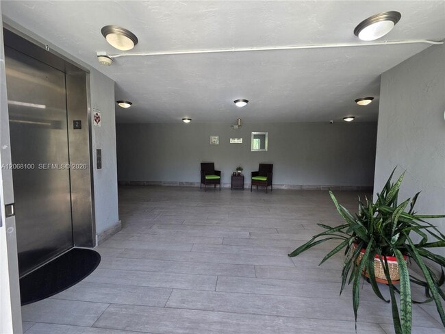 Building Photo - 7401 SW 82nd St