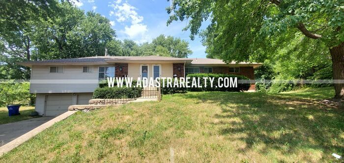 Foto principal - Spacious Shawnee Duplex-Available in SEPTE...