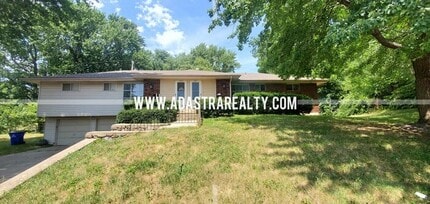 Building Photo - 5801 Larsen Ln