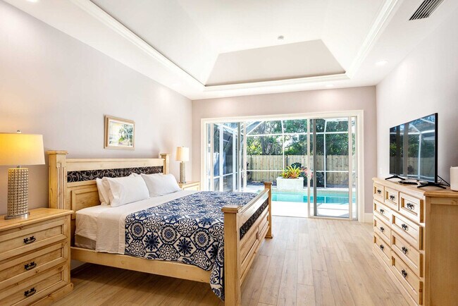 Building Photo - 828 110th Ave N