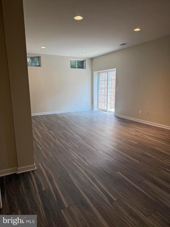 Building Photo - 10892 Clara Barton Dr