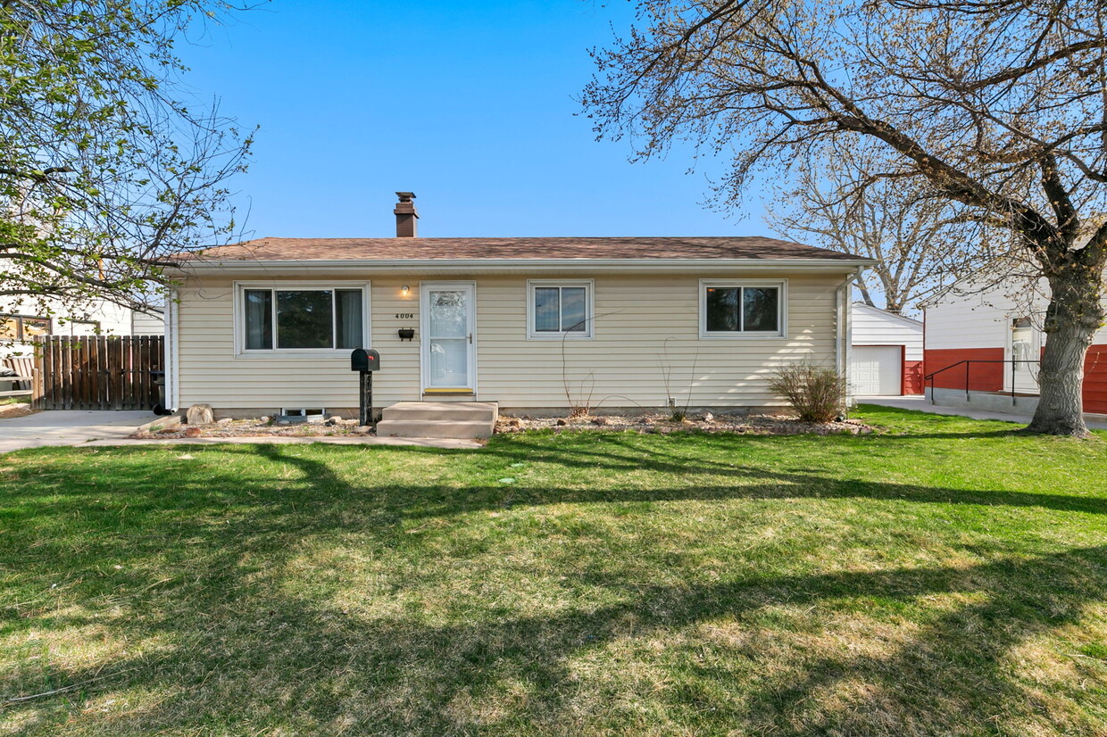 Primary Photo - 4004 E 9th St