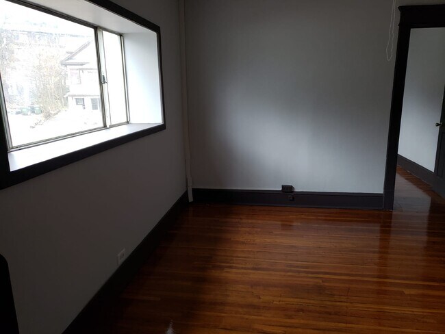 Foto del edificio - 49 Fort Pleasant Ave