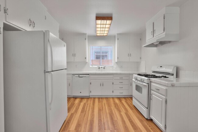 Foto del edificio - 1841 Briarwood Dr