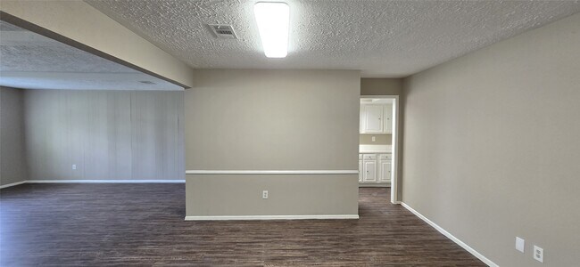 Building Photo - 23019 Tree Bright Ln