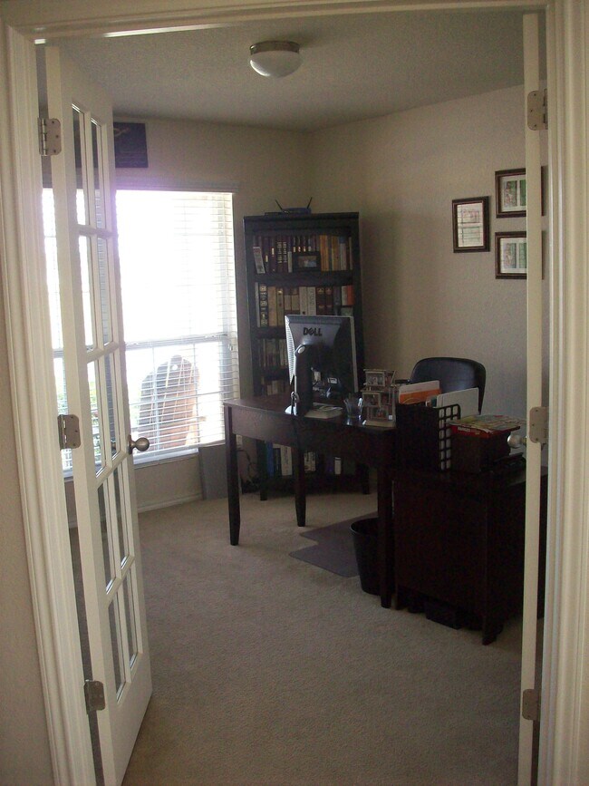 Foto del edificio - 11218 Bold Forbes