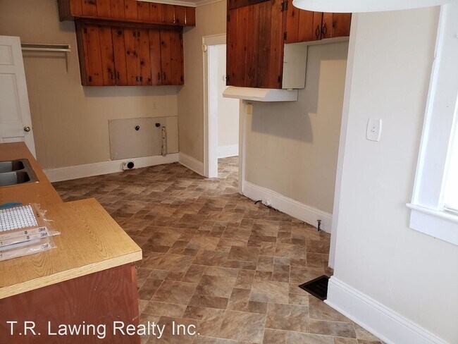 Building Photo - 4 br, 2 bath House - 1521 Kings Road