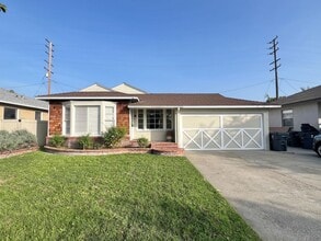 Building Photo - 4544 Dunrobin Ave