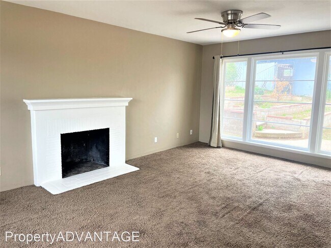 Foto del edificio - 2 br, 1.5 bath House - 335 W. Alvarado Street