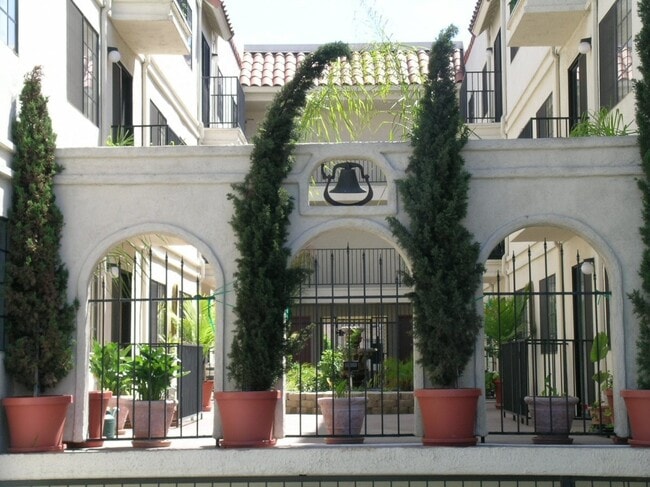 Foto del edificio - COMING SOON - Beautiful Condo in the Heart of Vibrant San Diego!