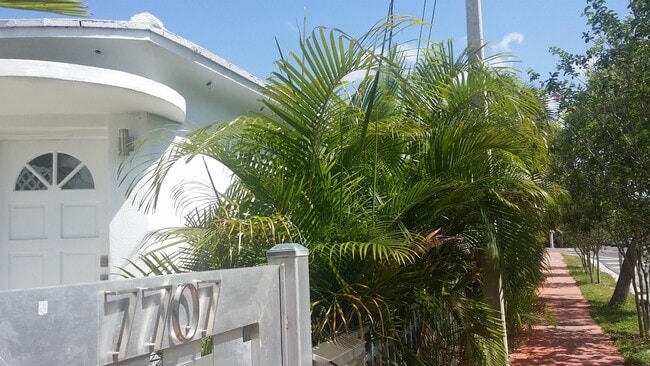 Foto del edificio - 7707 Hawthorne Ave