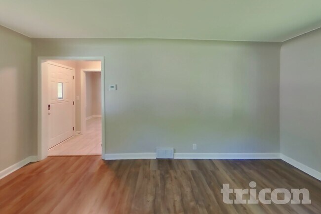 Foto del edificio - 3809 Hampshire Ave N