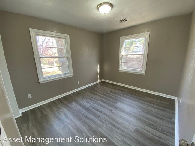 Building Photo - 2 br, 1 bath House - 7115 SE 15th St.