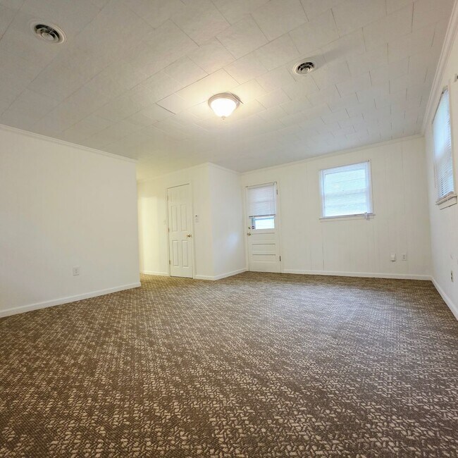 Foto del edificio - 3 Bed 2 Bath Move in now!