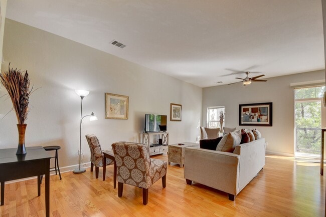 Photo - 5677 S Park Pl Apartment