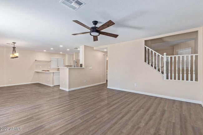 Foto del edificio - 2283 W Silver Creek Ln