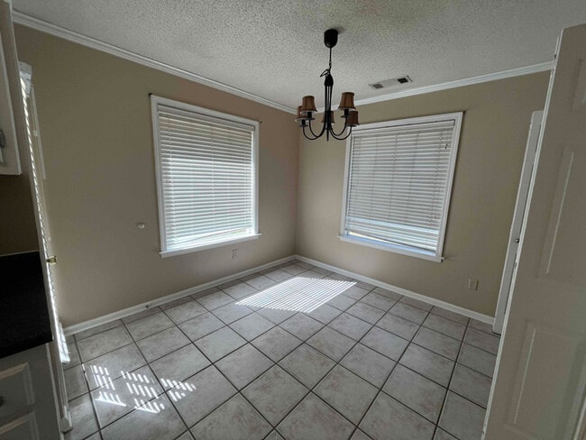 Foto del edificio - 3123 Woodland Crest Dr