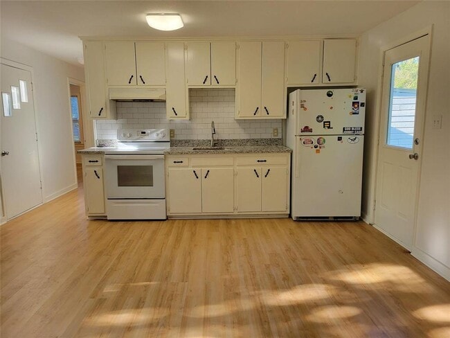 Building Photo - 403 N Tinsley St