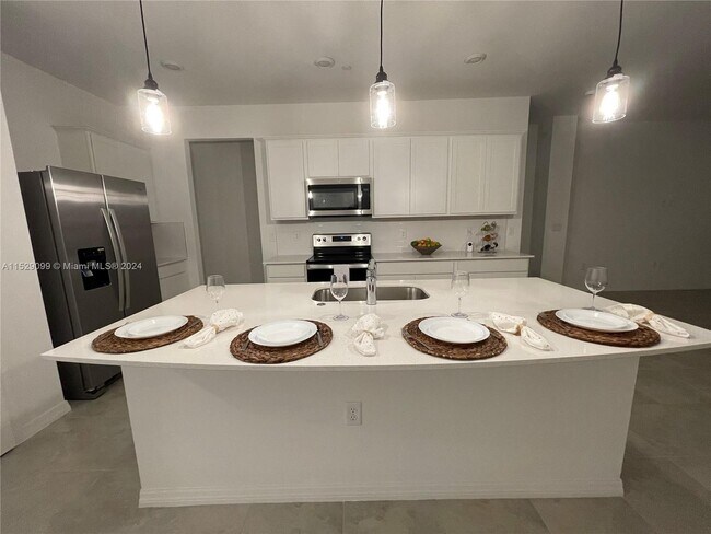 Foto del edificio - 8366 NW 7th Ct