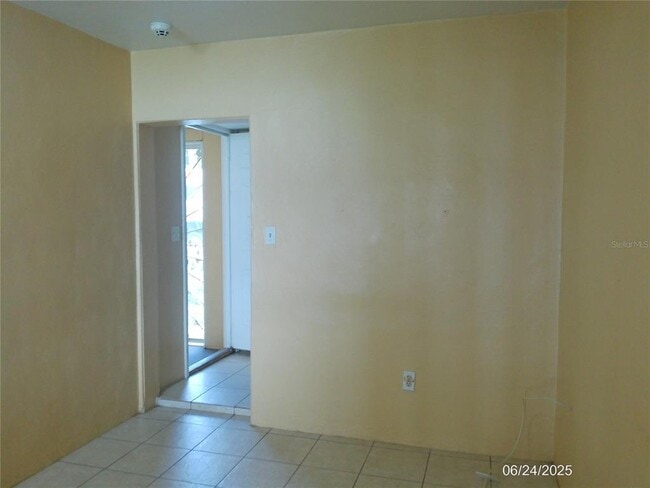 Building Photo - 1111 Cypress Gardens Blvd