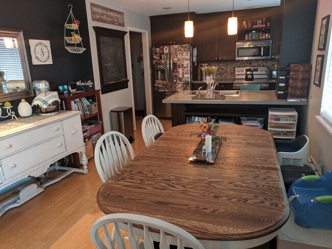 Dining room and kitchen - 301 Uranus St